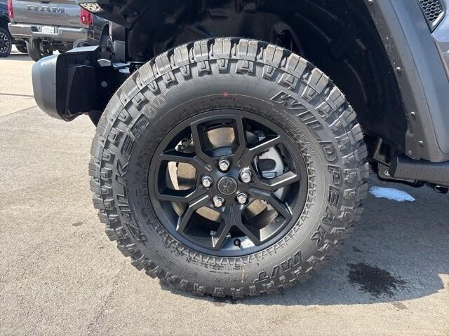 new 2025 Jeep Wrangler car, priced at $57,640