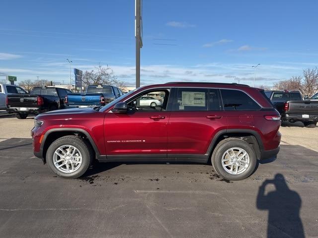 new 2025 Jeep Grand Cherokee car, priced at $41,977