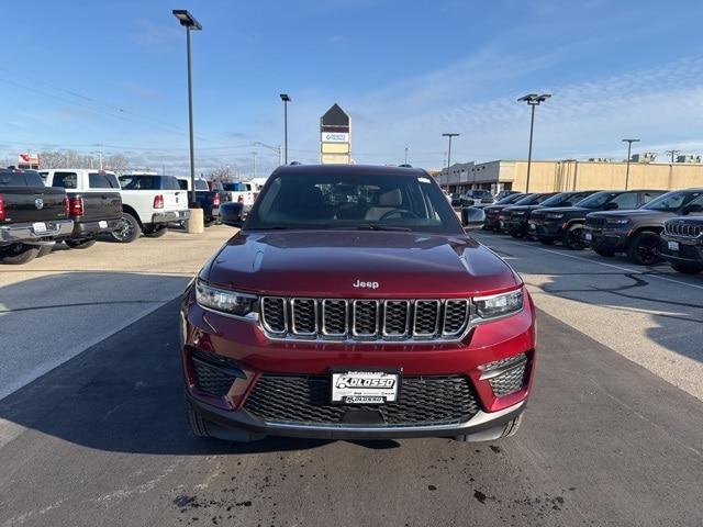 new 2025 Jeep Grand Cherokee car, priced at $41,977