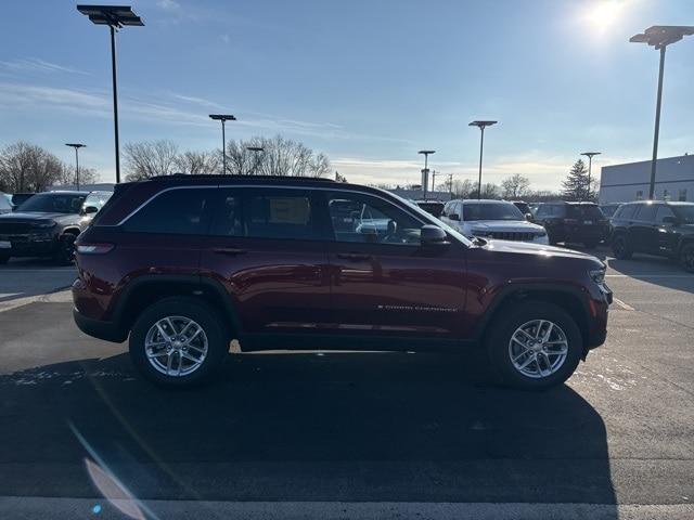 new 2025 Jeep Grand Cherokee car, priced at $41,977