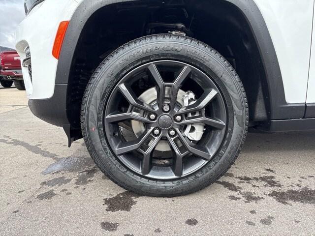 new 2025 Jeep Grand Cherokee car, priced at $50,591