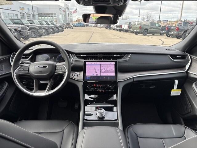 new 2025 Jeep Grand Cherokee car, priced at $50,591