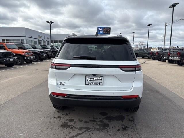 new 2025 Jeep Grand Cherokee car, priced at $50,591