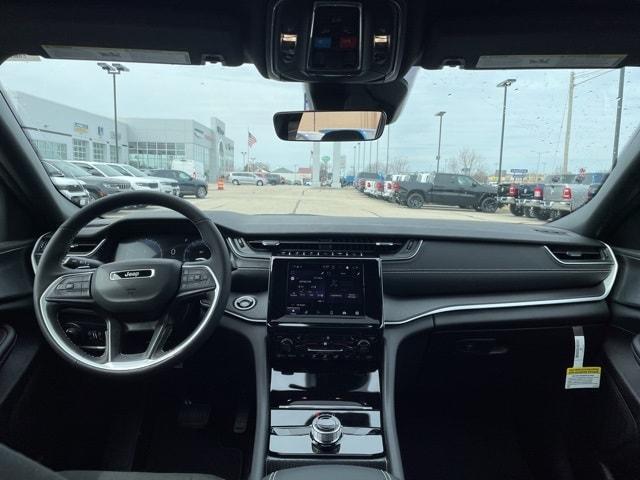 new 2025 Jeep Grand Cherokee L car, priced at $42,615