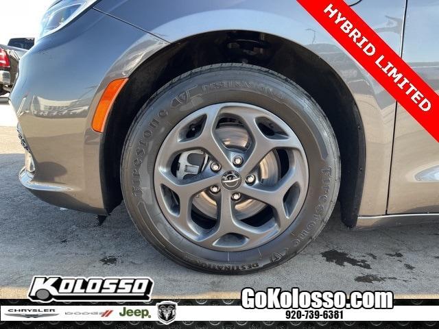 used 2021 Chrysler Pacifica Hybrid car, priced at $24,992