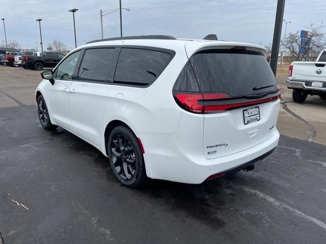 new 2025 Chrysler Pacifica car, priced at $49,344