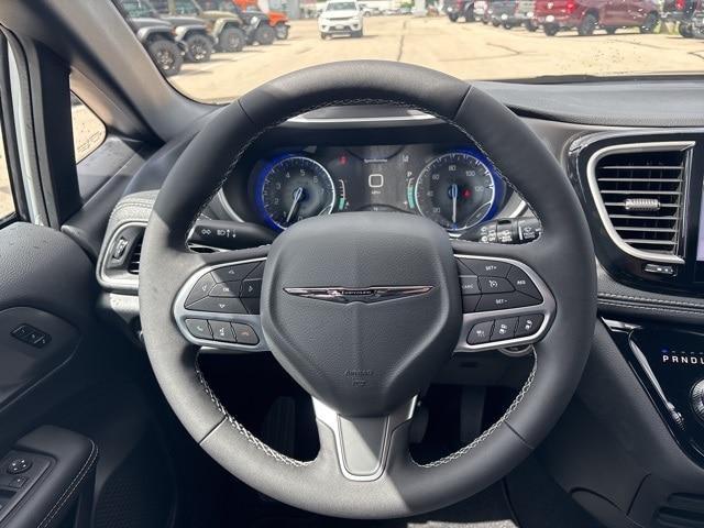 new 2026 Chrysler Pacifica car, priced at $45,610