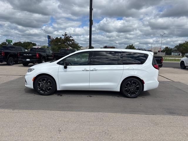 new 2026 Chrysler Pacifica car, priced at $45,610