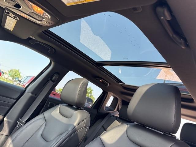 new 2025 Jeep Compass car, priced at $37,091