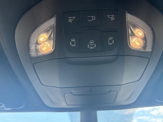 new 2025 Chrysler Pacifica car, priced at $45,406