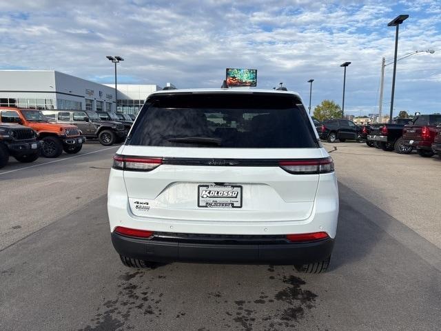 new 2025 Jeep Grand Cherokee car, priced at $45,297