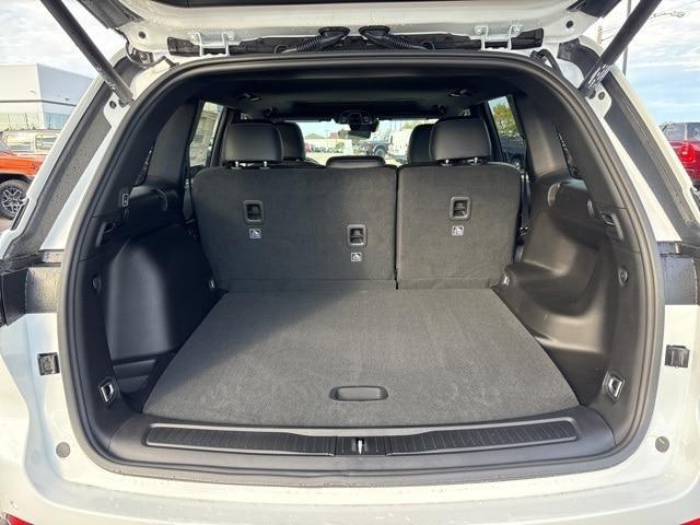 new 2025 Jeep Grand Cherokee car, priced at $45,297