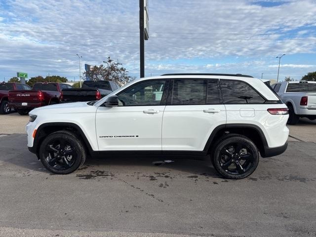 new 2025 Jeep Grand Cherokee car, priced at $45,297