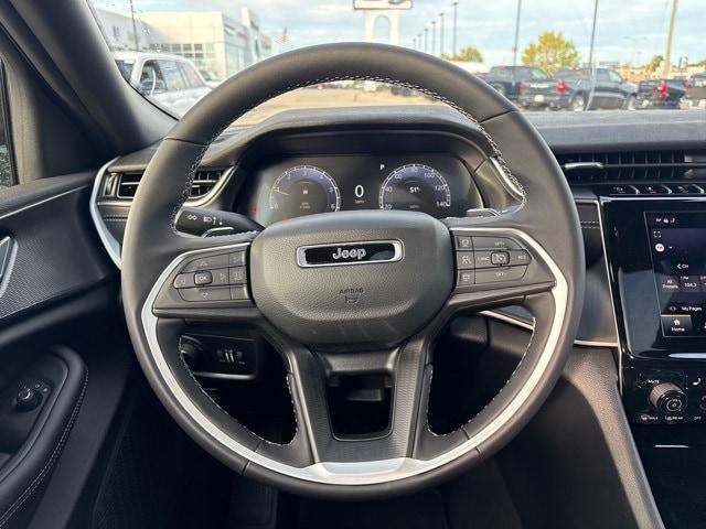 new 2025 Jeep Grand Cherokee car, priced at $45,297