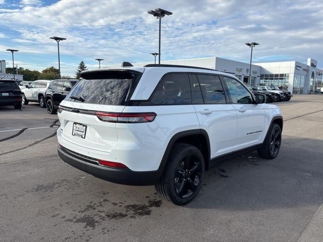 new 2025 Jeep Grand Cherokee car, priced at $45,297
