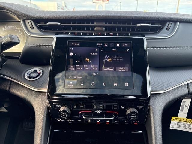 new 2025 Jeep Grand Cherokee car, priced at $45,297