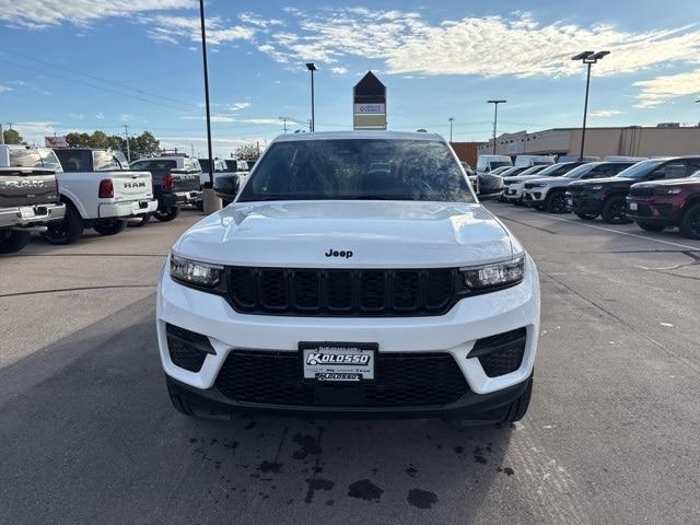 new 2025 Jeep Grand Cherokee car, priced at $45,297