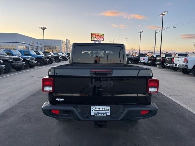 new 2025 Jeep Gladiator car, priced at $43,800