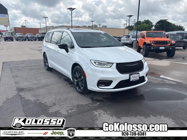 new 2025 Chrysler Pacifica car, priced at $50,310