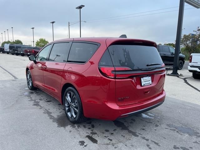 new 2026 Chrysler Pacifica car, priced at $48,749