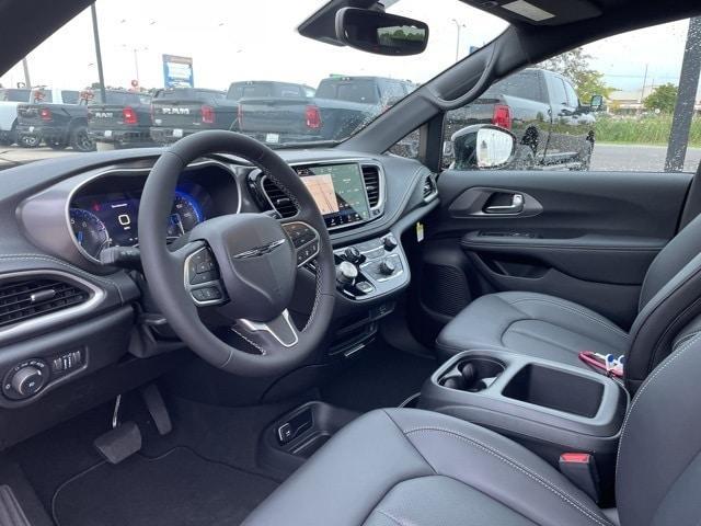 new 2026 Chrysler Pacifica car, priced at $48,749