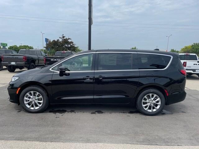 new 2025 Chrysler Pacifica car, priced at $46,798