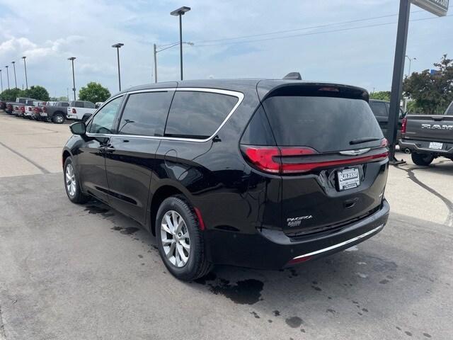 new 2025 Chrysler Pacifica car, priced at $46,798