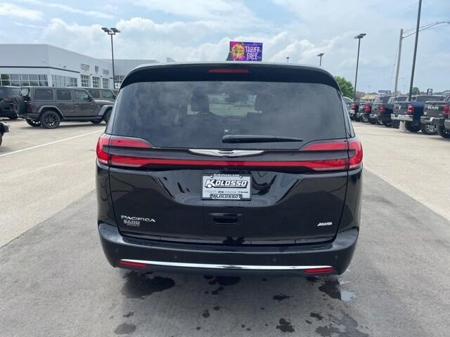 new 2025 Chrysler Pacifica car, priced at $46,798