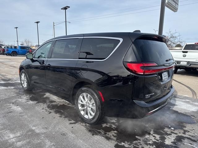 new 2025 Chrysler Pacifica car, priced at $47,348