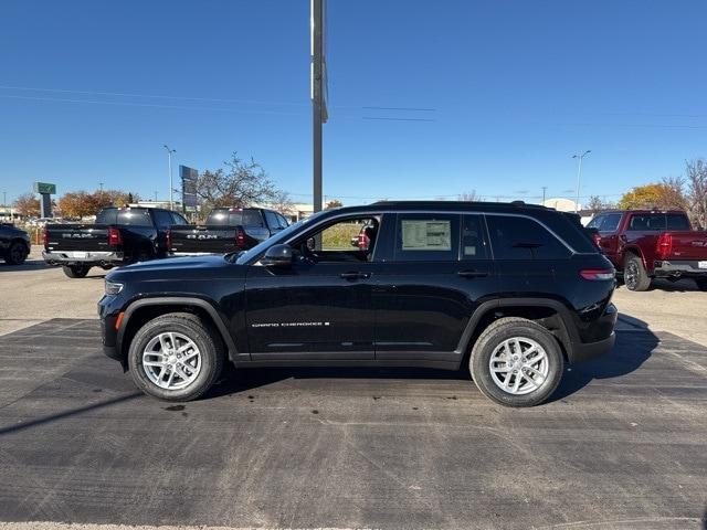 new 2025 Jeep Grand Cherokee car, priced at $41,977