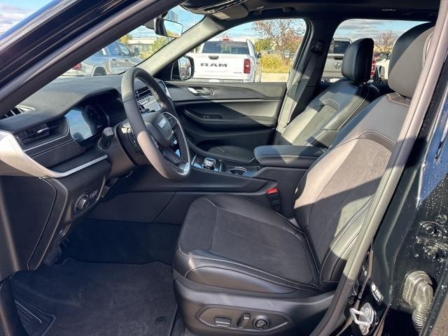 new 2025 Jeep Grand Cherokee car, priced at $45,759