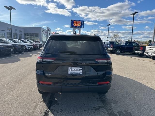 new 2025 Jeep Grand Cherokee car, priced at $45,759