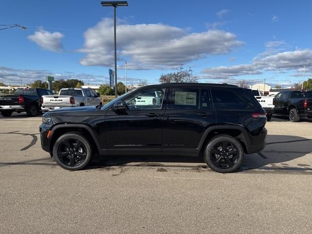 new 2025 Jeep Grand Cherokee car, priced at $45,759