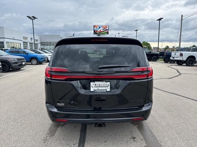 new 2024 Chrysler Pacifica car, priced at $51,567