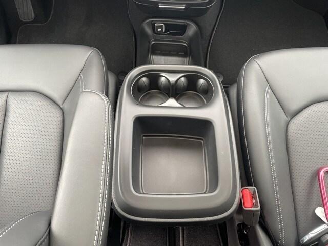 new 2025 Chrysler Pacifica car, priced at $47,221