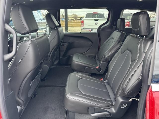 new 2025 Chrysler Pacifica car, priced at $42,829