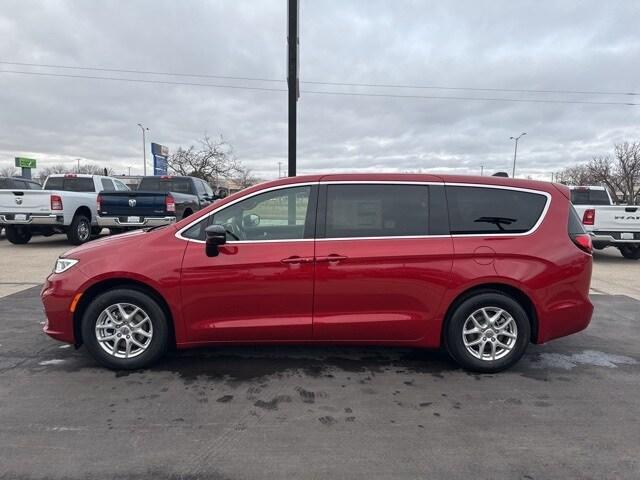 new 2025 Chrysler Pacifica car, priced at $42,373