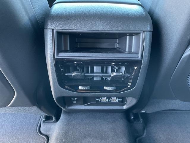 new 2025 Jeep Grand Cherokee car, priced at $41,667