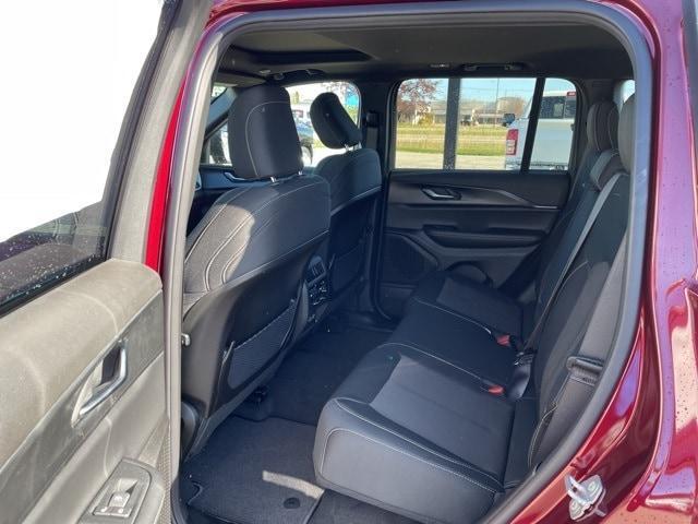 new 2025 Jeep Grand Cherokee car, priced at $41,667
