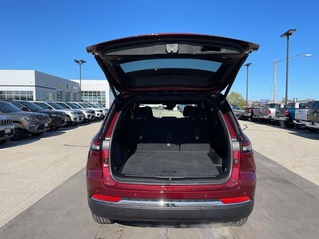 new 2025 Jeep Grand Cherokee car, priced at $41,667