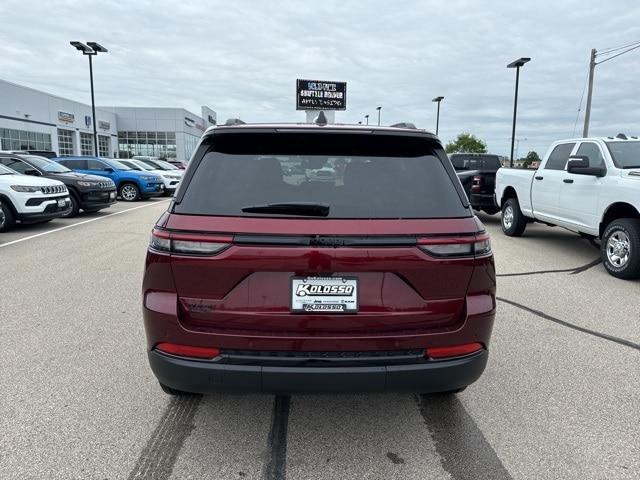 new 2024 Jeep Grand Cherokee car, priced at $44,155