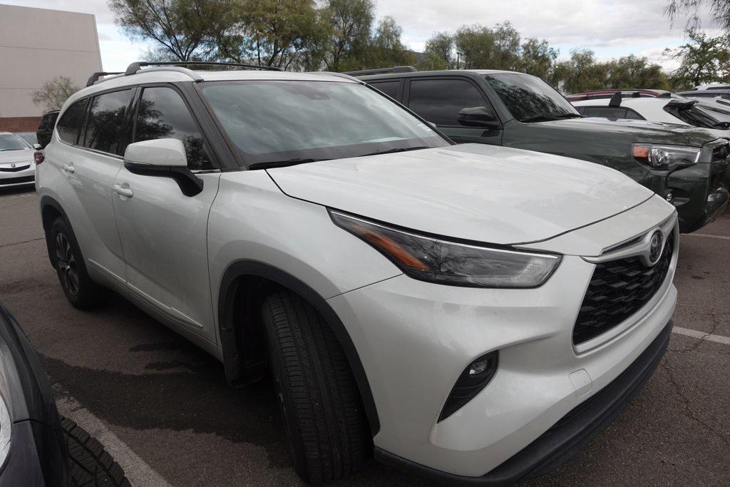 used 2022 Toyota Highlander car, priced at $36,688