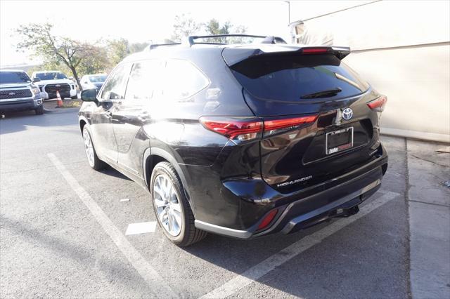 used 2022 Toyota Highlander Hybrid car, priced at $40,988