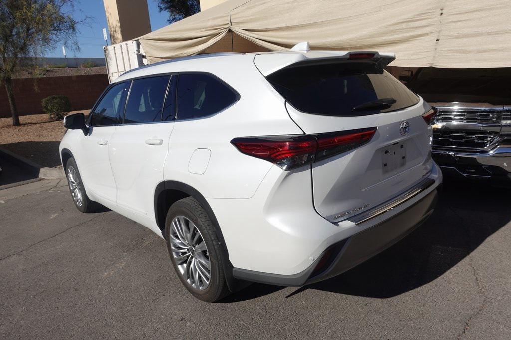 used 2023 Toyota Highlander car, priced at $38,988