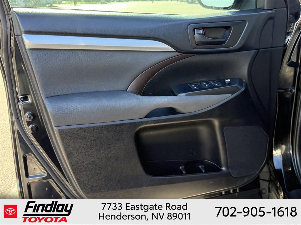 used 2019 Toyota Highlander car, priced at $22,688