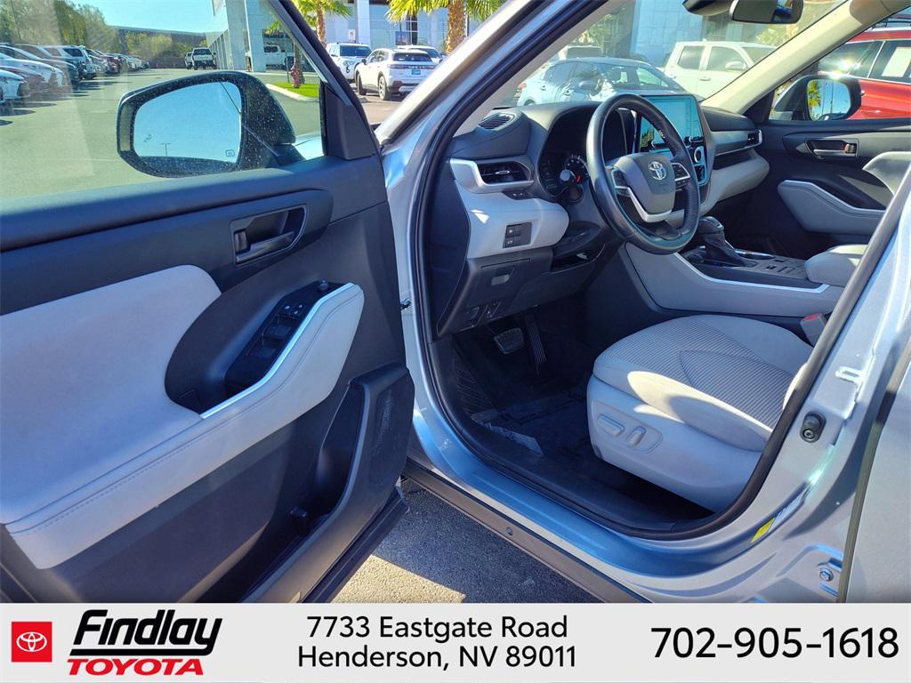 used 2022 Toyota Highlander car, priced at $34,488