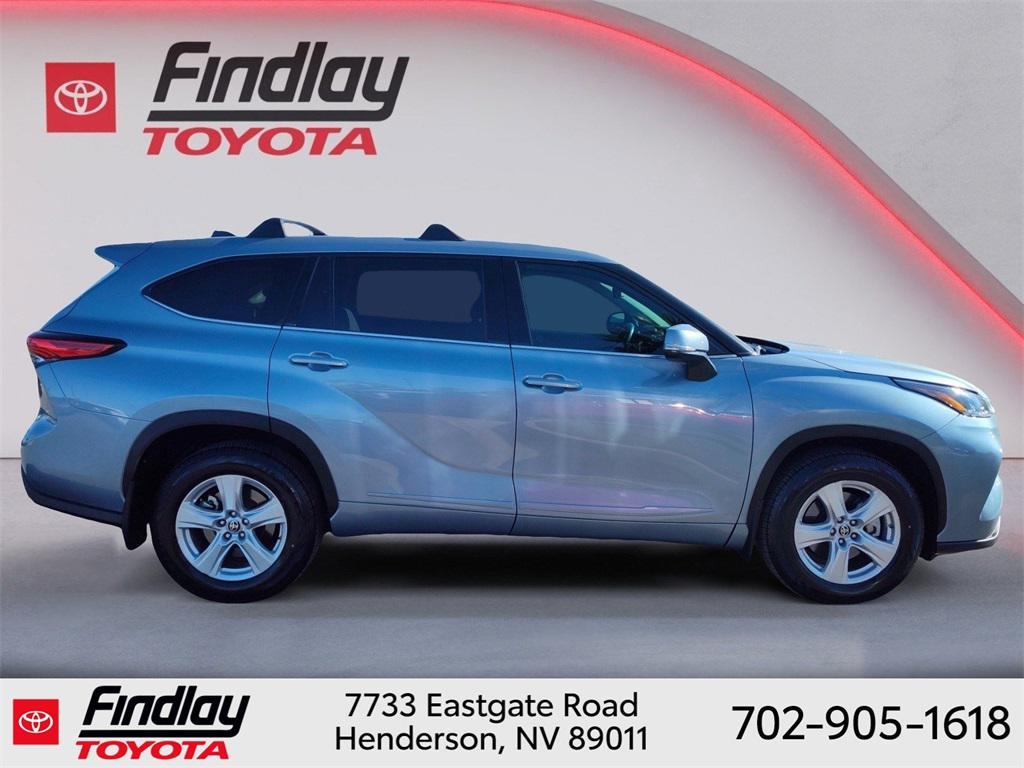 used 2022 Toyota Highlander car, priced at $34,488