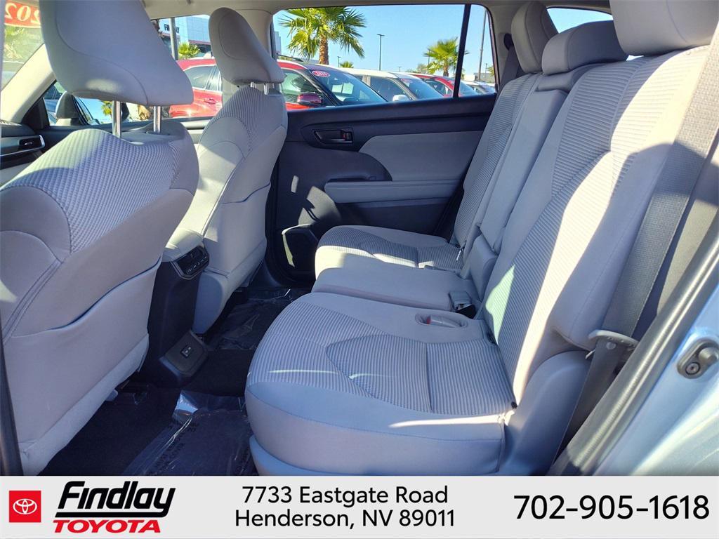 used 2022 Toyota Highlander car, priced at $34,488