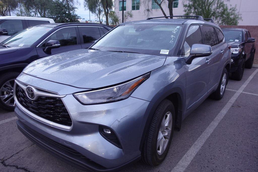 used 2022 Toyota Highlander car, priced at $34,488