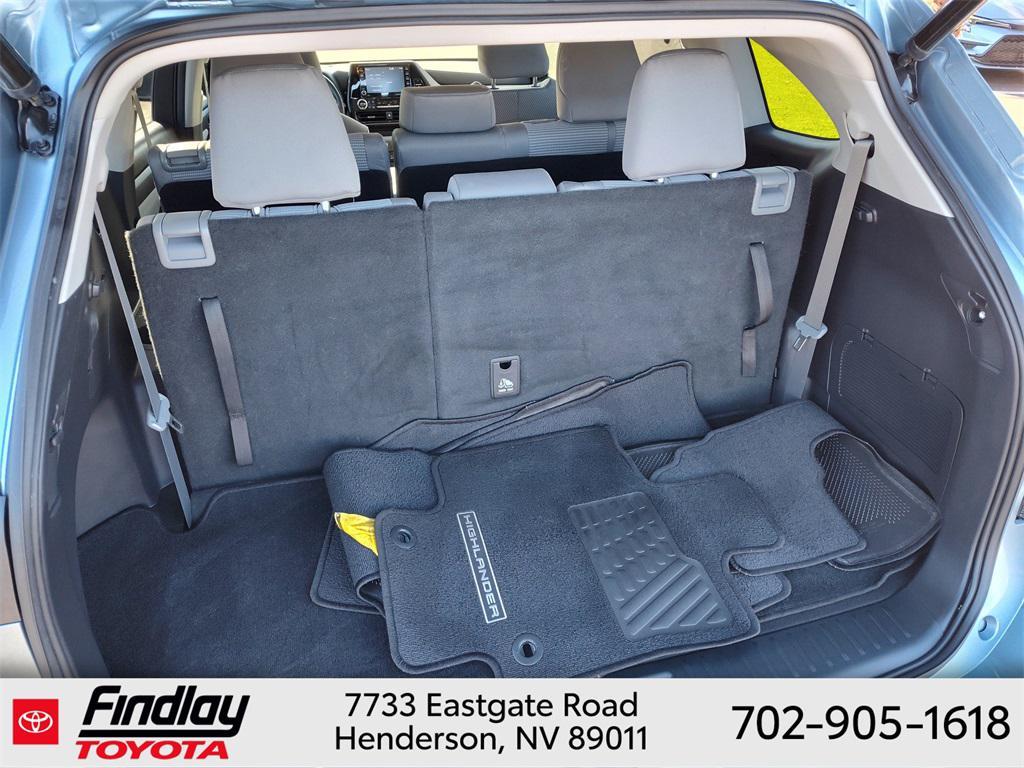 used 2022 Toyota Highlander car, priced at $34,488